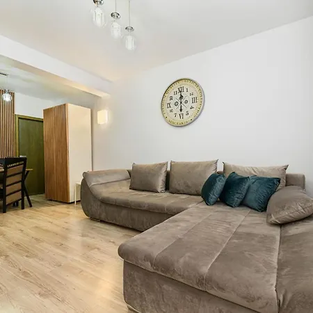 Eduard Apartment